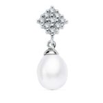 Colgante 22 x 8 mm con Cuajo de Circonitas y Perla en Oro Blanco 18 Quilates