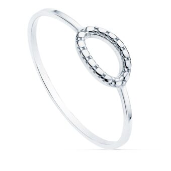 Anillo en Oro Blanco 18K Aro Fino con Motivo Oval Tallado 8x5 mm