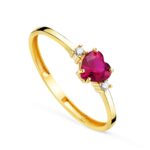 Anillo Oro Amarillo 18 kilates con Rubí Corazón y Circonitas