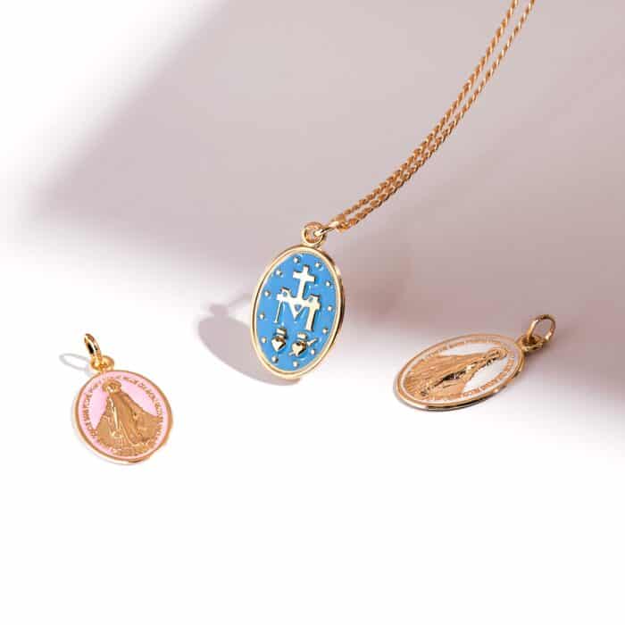 Medalla Virgen Milagrosa 20 x 14 mm Oro Amarillo 18K Esmalte Rosa - Imagen 2