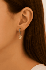 Pendientes Aro 20 x 2 mm en Oro Amarillo 18K Medusa y Grecas - Imagen 2