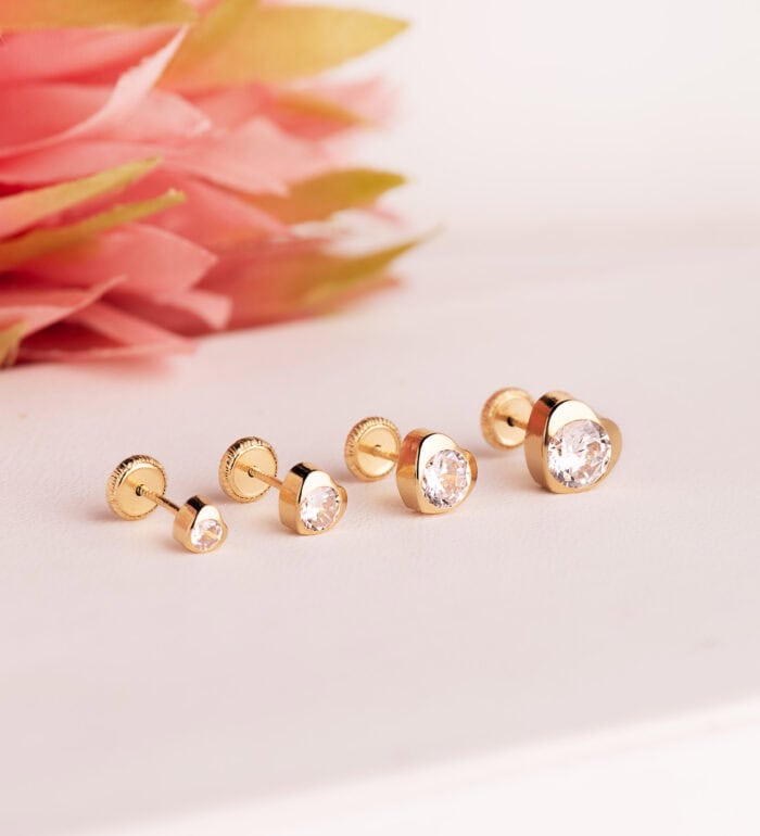 Pendientes Bebé 4mm Oro Amarillo 18K Chatón Circonita - Imagen 2