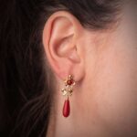 Pendientes Cubanas Lágrima Coralina 33 x 10 mm Oro Amarillo 18K con Camafeo - Imagen 2