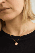 18K MEDALLA ORO AMARILLO CORAZON ANGELITO BURLON ESMALTE ROSA 14 MM - Imagen 2