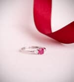 Anillo Oro Blanco 18k Rubí y Diamantes Laboratorio 0,29ct - Imagen 2