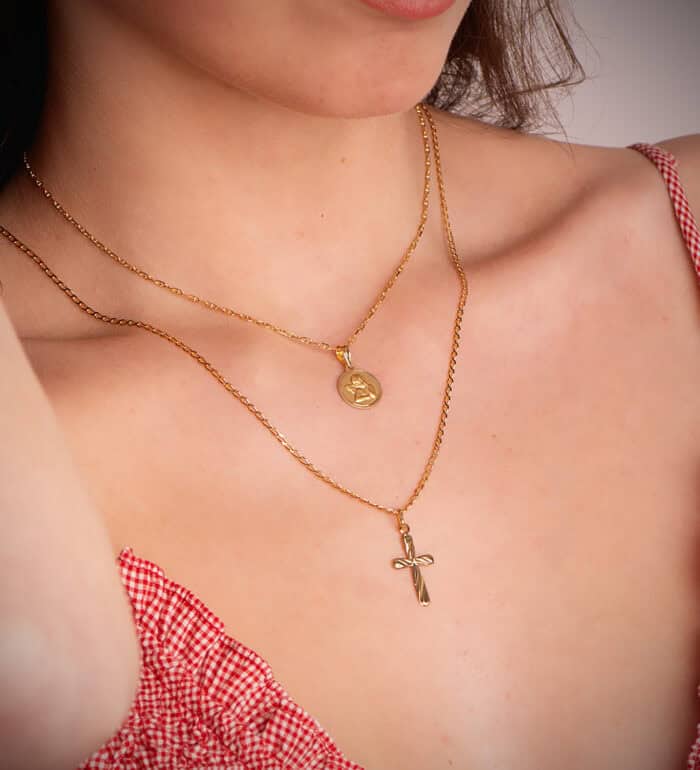 Medalla 12mm en Oro Amarillo 18K con Ángel Burlón Bisel - Imagen 2