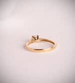 Solitario Diamante Central 0,50 ct Lab en Oro Amarillo 18K - Imagen 2