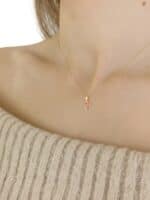 Cruz 13,5 x 10 mm Oro Amarillo 18K Circonitas Rojas - Imagen 2