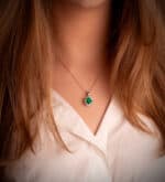 Colgante 9 x 7 mm Oro Blanco 18K Esmeralda y Orla Diamantes Lab 0,52 ct - Imagen 2