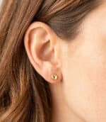 Pendientes Redondos 5 mm Oro Amarillo 18K Tuerca - Imagen 2