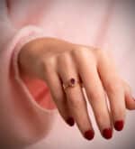 Solitario Compromiso Oro Amarillo 18K Diamantes Lab y Rubí 0,55Q - Imagen 2