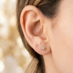 Pendientes Bola Tallada 5 mm Oro Amarillo 18K Tuerca - Imagen 2