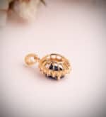 Colgante 14 x 12 mm Oro Amarillo 18K Zafiro 2,47 ct y Orla Diamantes Lab 0,52 ct - Imagen 2